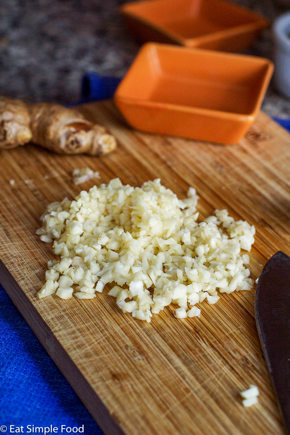 https://eatsimplefood.com/wp-content/uploads/2020/04/Mise-en-place-chopped-garlic-Recipe-EatSimpleFood.com_.jpg